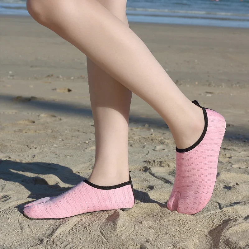 Новая обувь для плавания для мужчин и женщин, мягкая эластичная дышащая уличная пляжная обувь, впитывающая пот, повседневная и модная обувь для йоги Изображение 1
