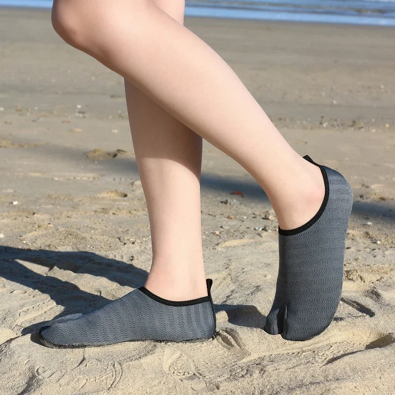 Новая обувь для плавания для мужчин и женщин, мягкая эластичная дышащая уличная пляжная обувь, впитывающая пот, повседневная и модная обувь для йоги Изображение 2